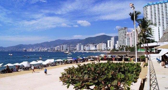 Gunmen kill at least six people in Mexico’s Acapulco resort town
